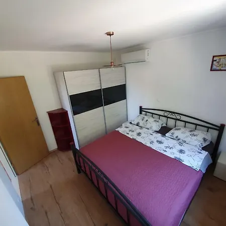 Apartment Modern Spacious Brand New In !! *